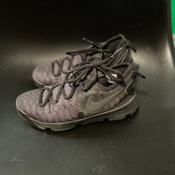 Nike KD 9. Black. Size 1Y. - Picture 4 of 4